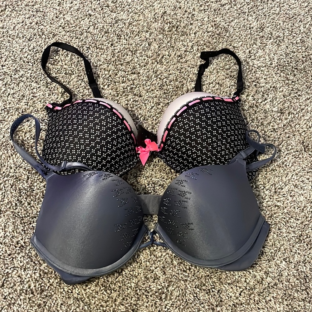 Victoria’s Secret Bombshell plunge bras size 34B